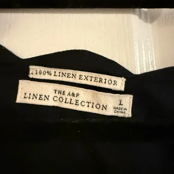 Abercrombie and Fitch Premium Linen Scallop-Hem Top - Picture 3 of 4